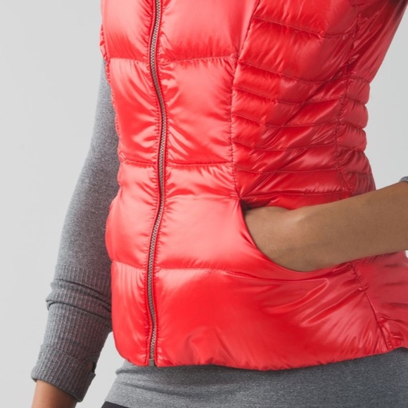Lululemon Fluffin Awesome Vest in ‘Alarming’ - Picture 6 of 16